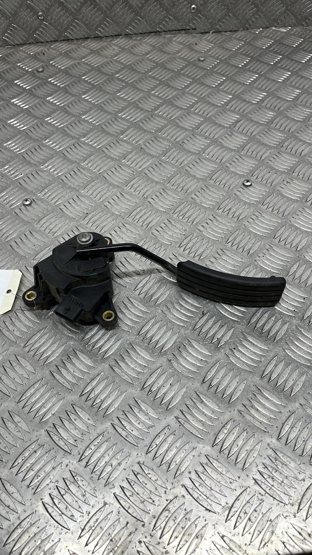 Pedale d'accelerateur RENAULT KANGOO 2 PHASE 1 Diesel - 1