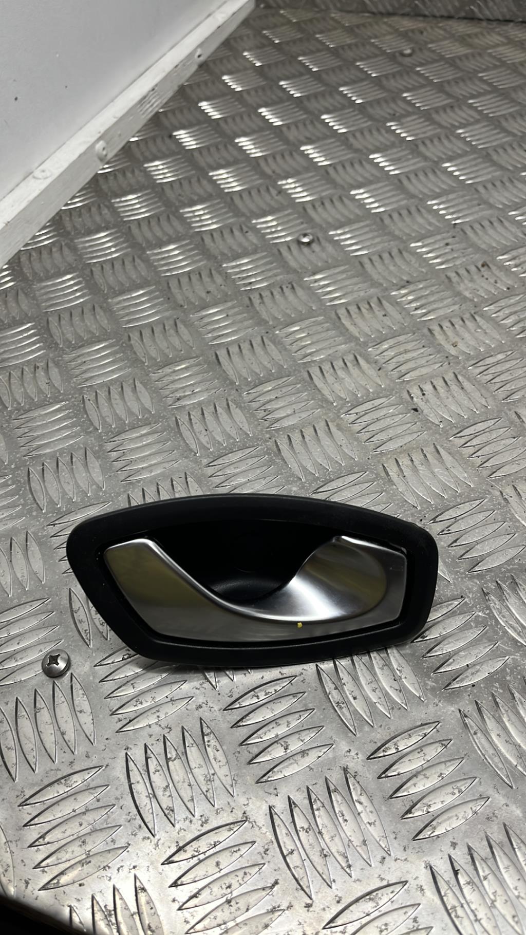 Poignee interieur avant droit RENAULT MEGANE 3 PHASE 1 BREAK Diesel - 1