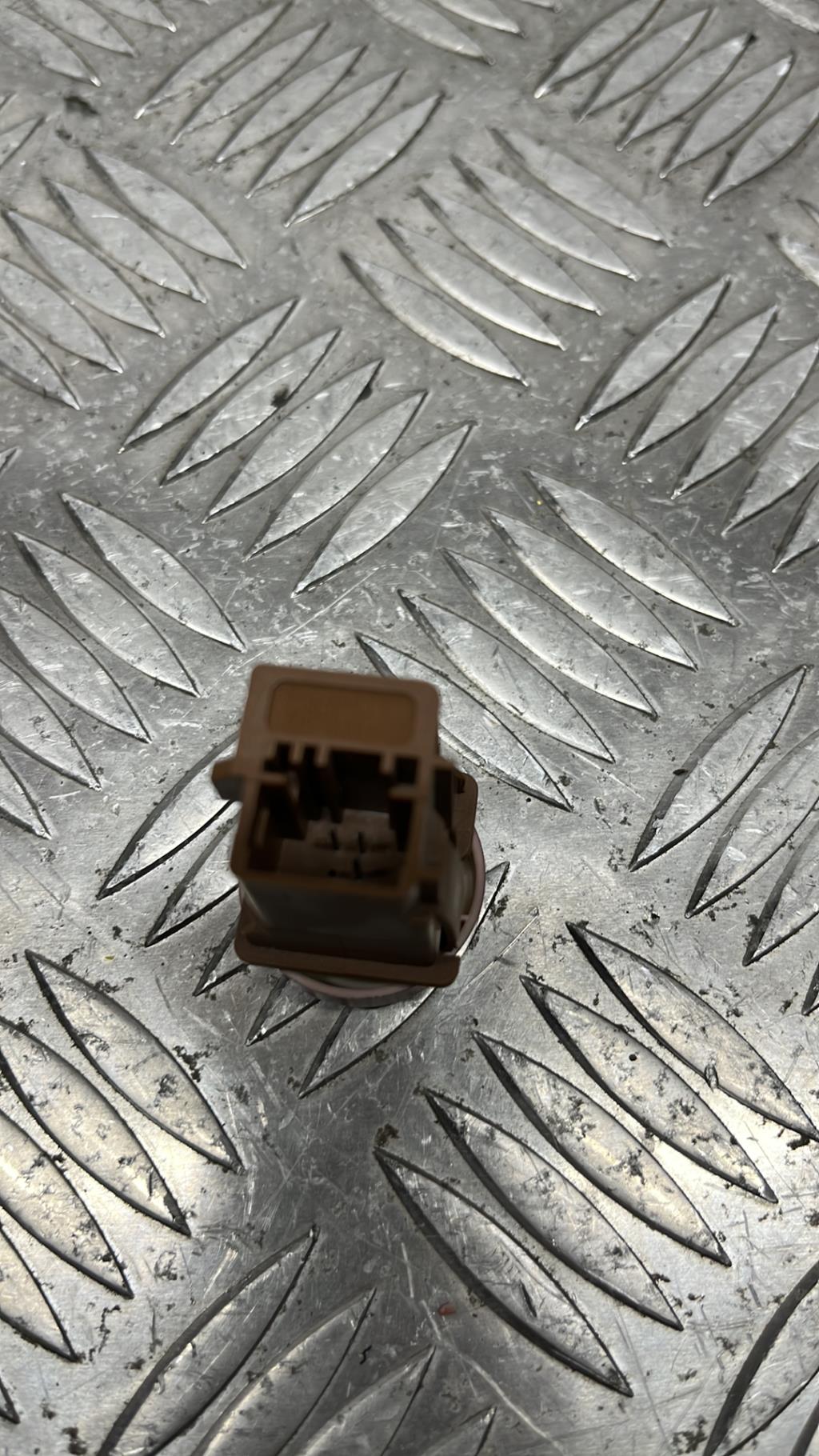Bouton de warning CITROEN XSARA  - 1