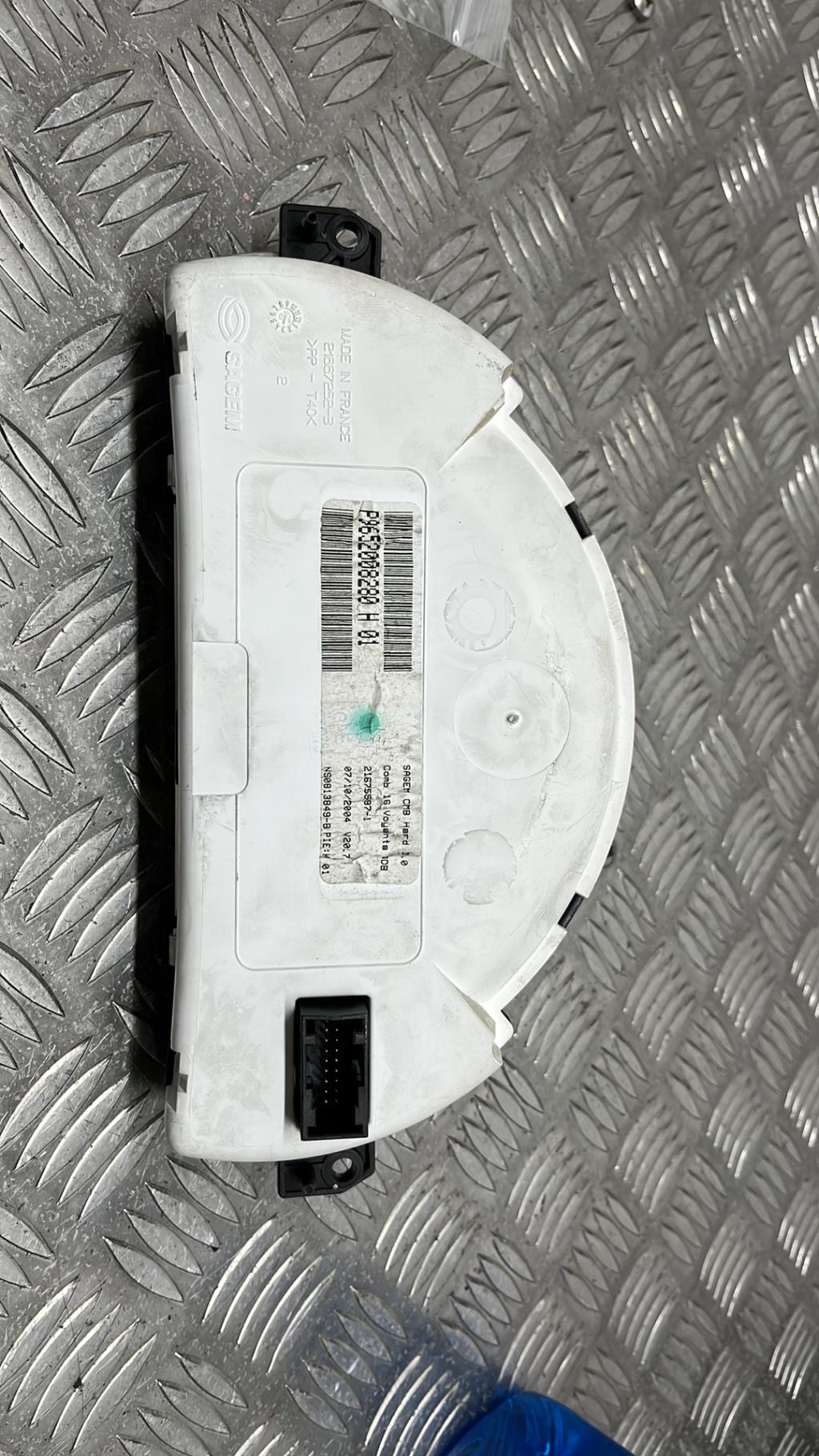 Compteur CITROEN C2 PHASE 1 Essence - 1