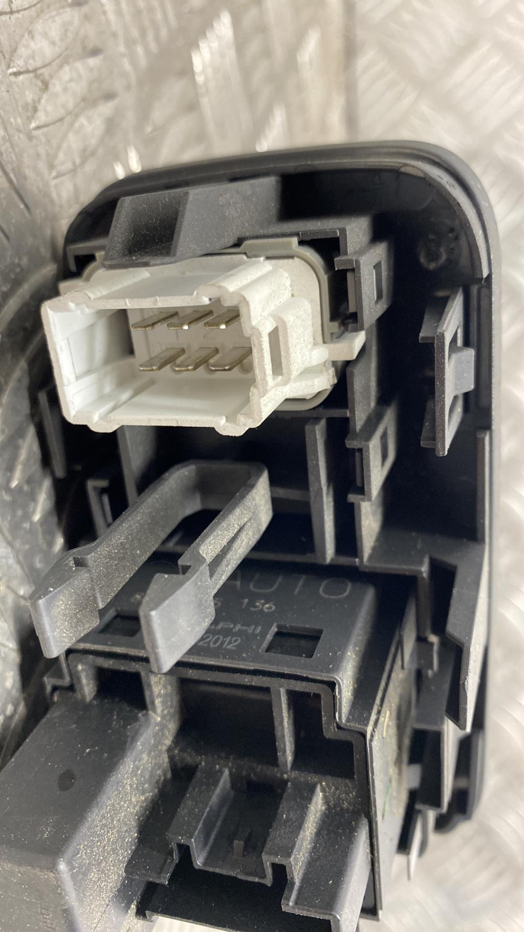 Commande de phare RENAULT MEGANE 2 PHASE 2 BREAK Diesel - 1
