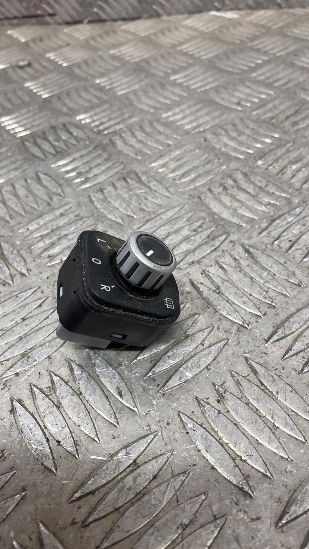 Commande retroviseurs VOLKSWAGEN GOLF PLUS PHASE 1 Diesel - 1