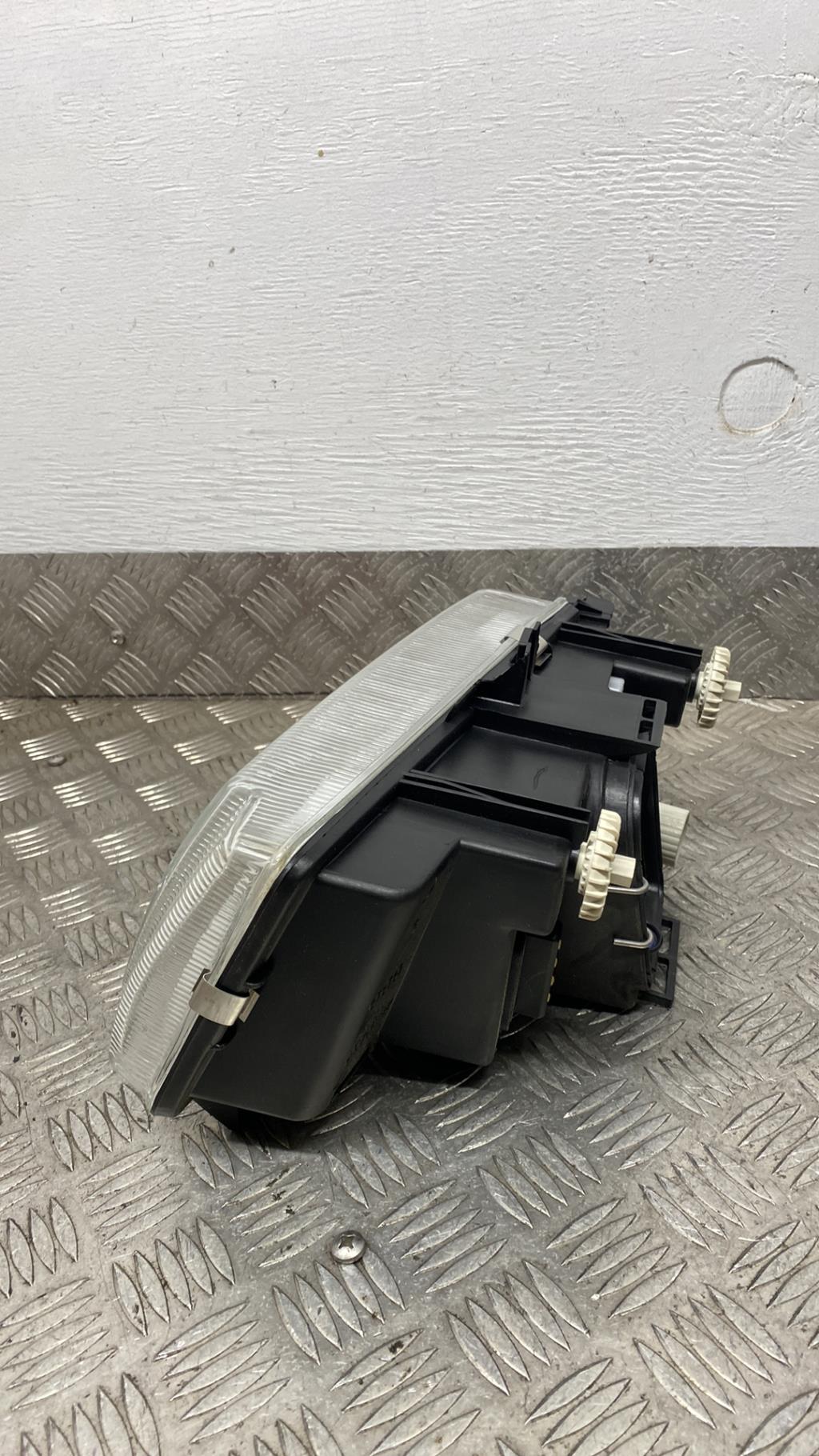 Optique avant principal droit (feux)(phare) VOLKSWAGEN CADDY 2  - 1
