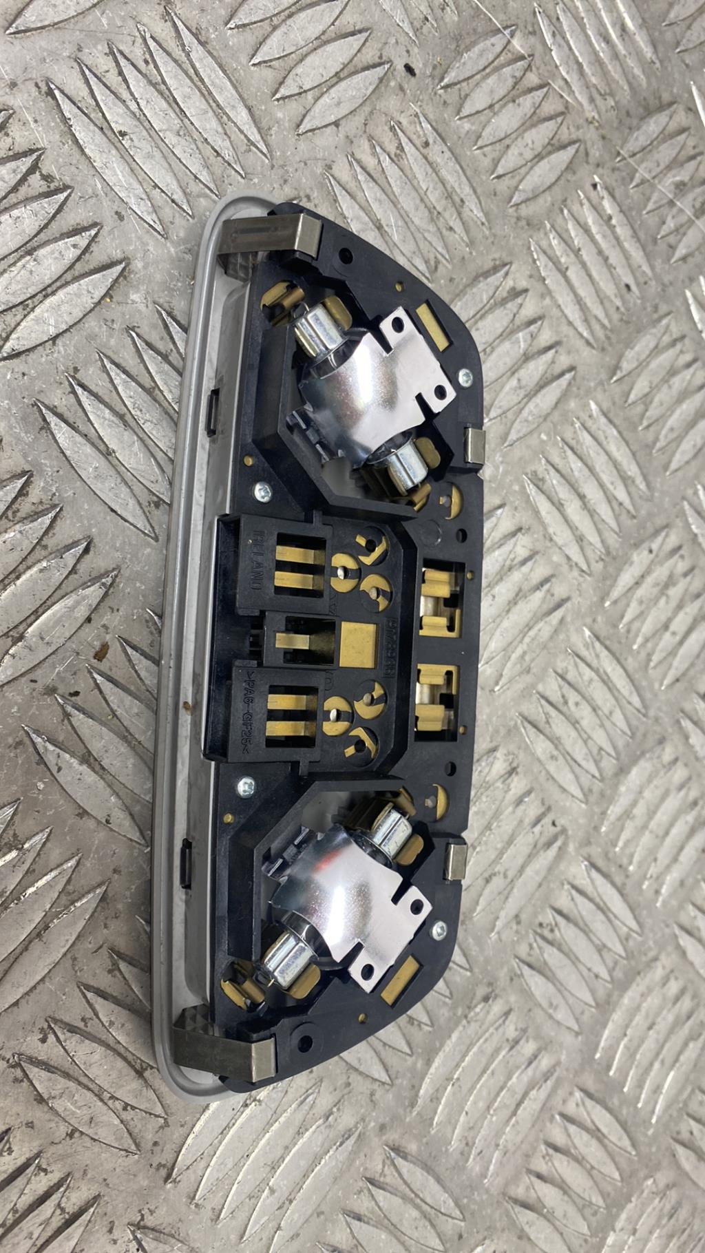 Eclairage de plafonnier VOLVO V 70 1 PHASE 2 BREAK Diesel - 1