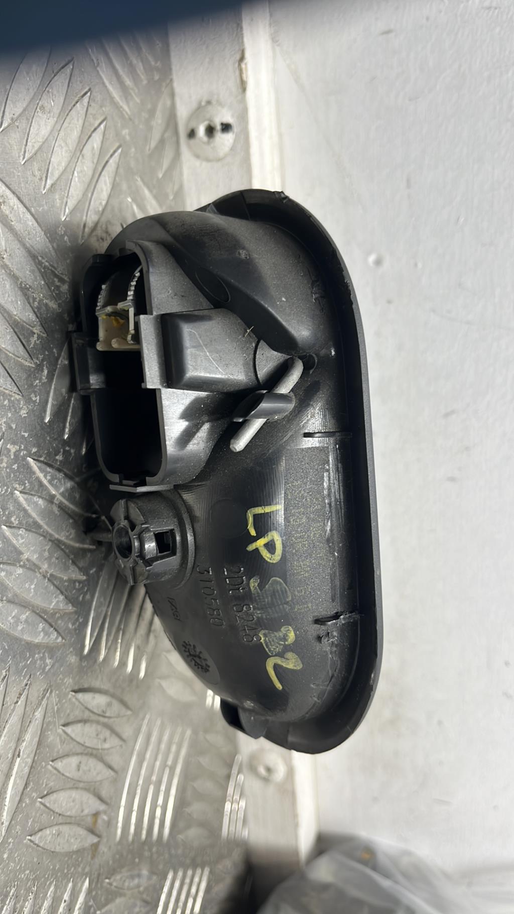 Poignee interieur avant droit RENAULT CLIO 3 PHASE 1 Diesel - 1