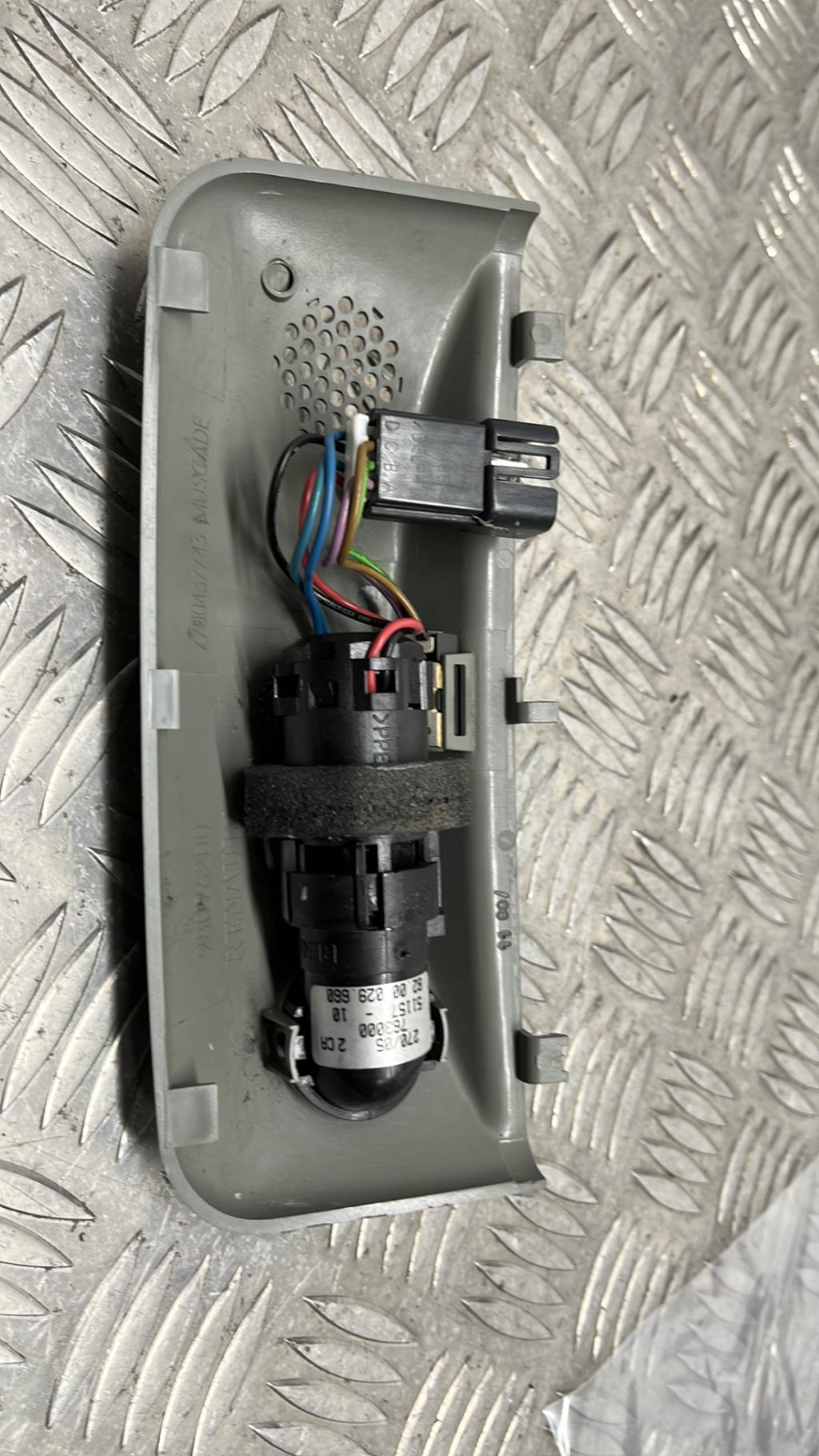 Bouton/Interrupteur RENAULT SCENIC 1 PHASE 2 Essence - 1