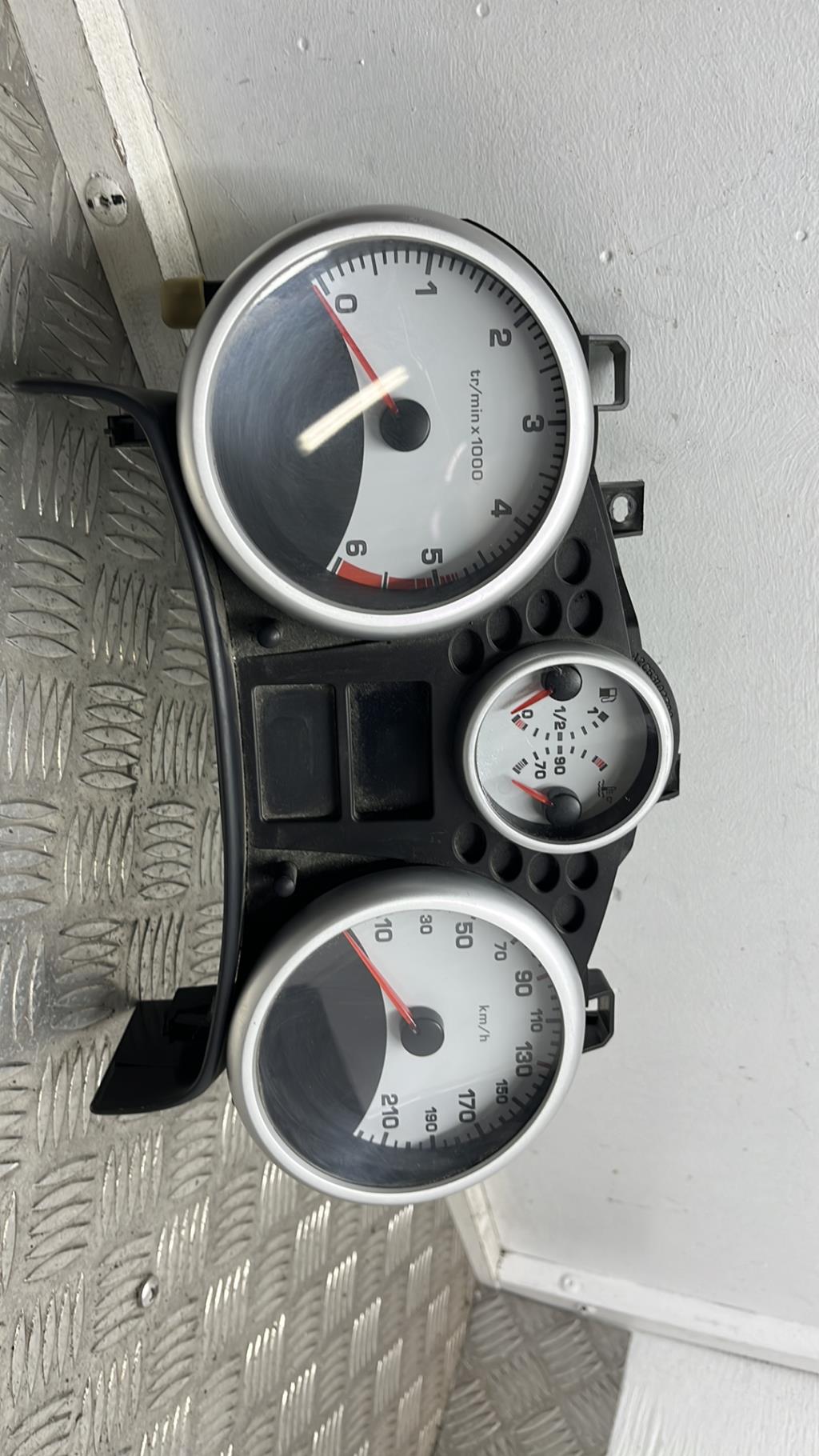 Compteur PEUGEOT 207 PHASE 1 Diesel - 1