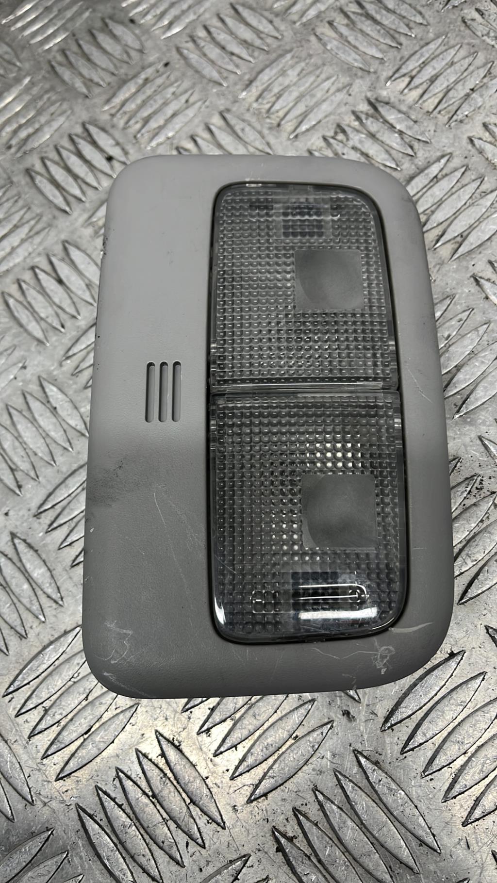 Eclairage de plafonnier TOYOTA YARIS 2 PHASE 1 Diesel - 1