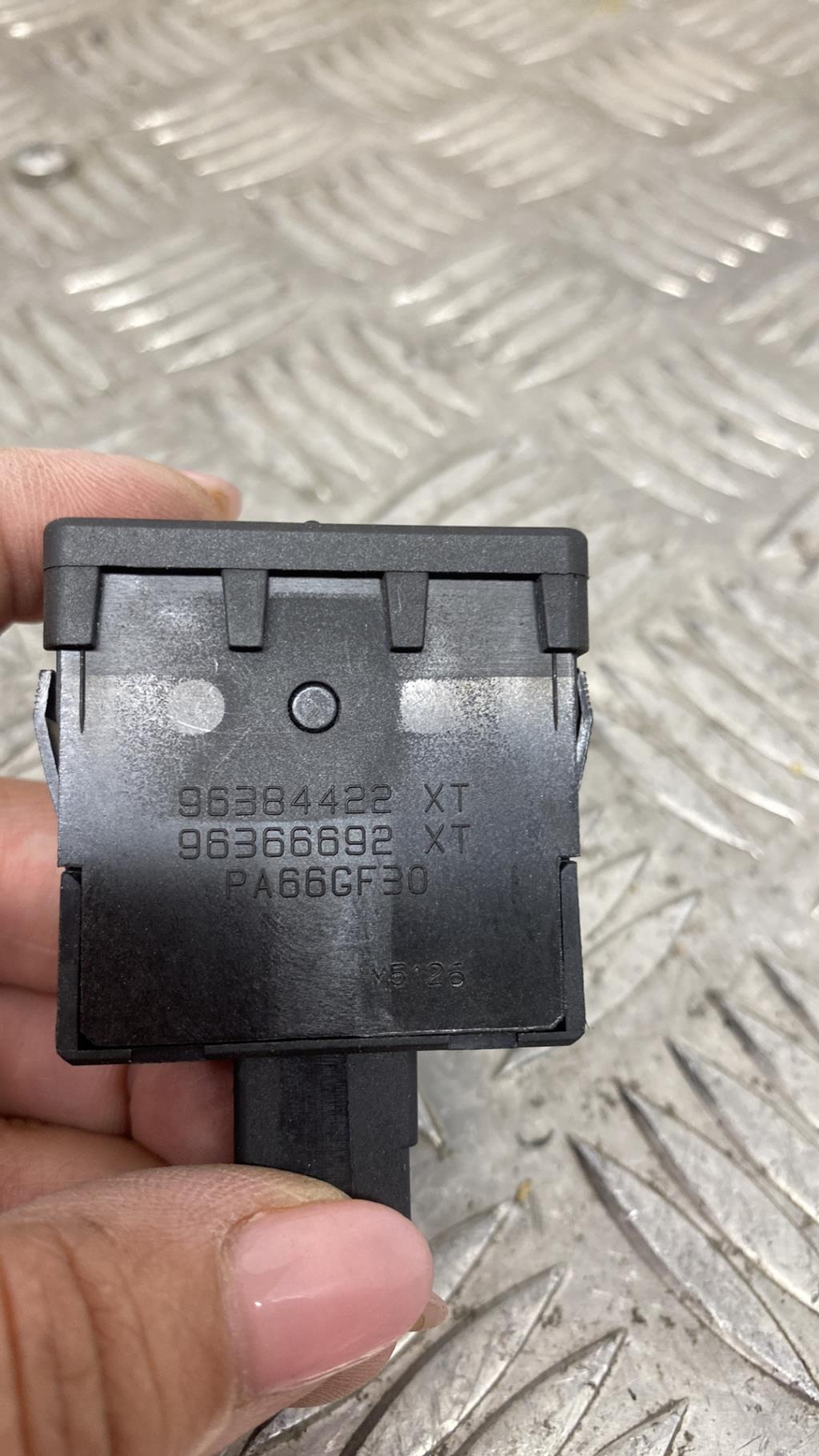 Commande de reglage hauteur de phare PEUGEOT 407 PHASE 1 Diesel - 1