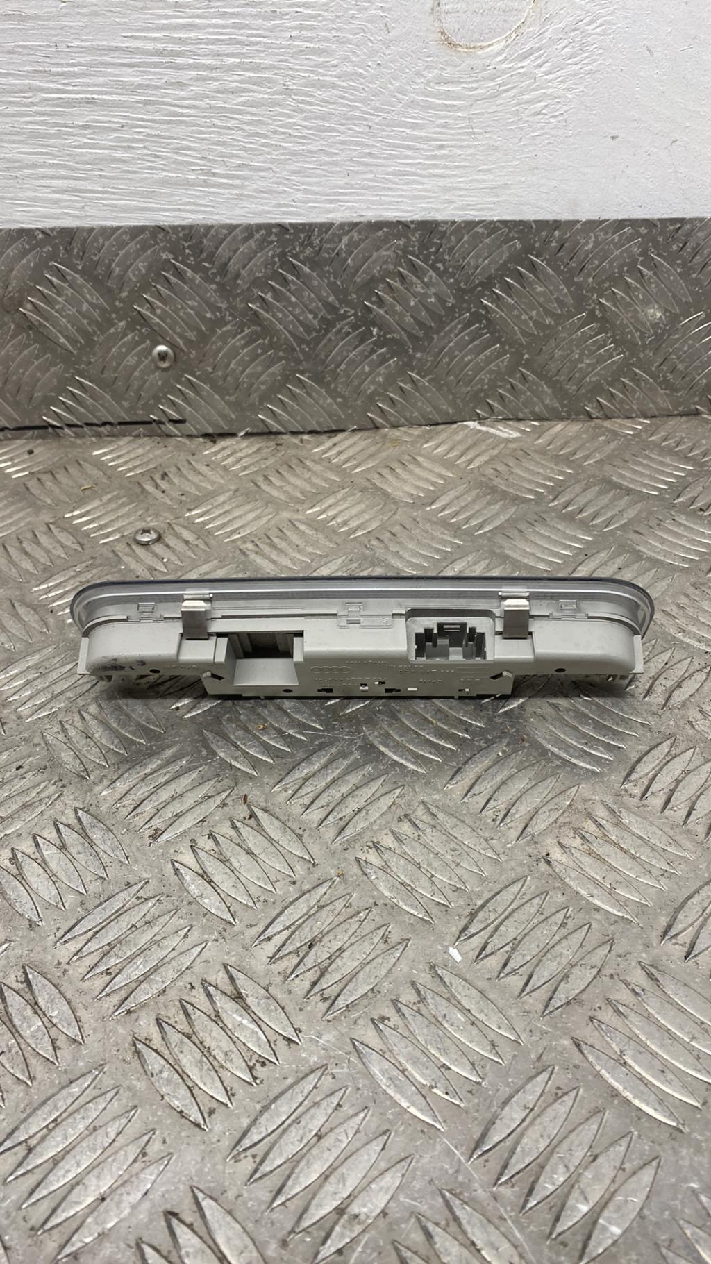 Eclairage de plafonnier SKODA FABIA 2 PHASE 2 Diesel - 1