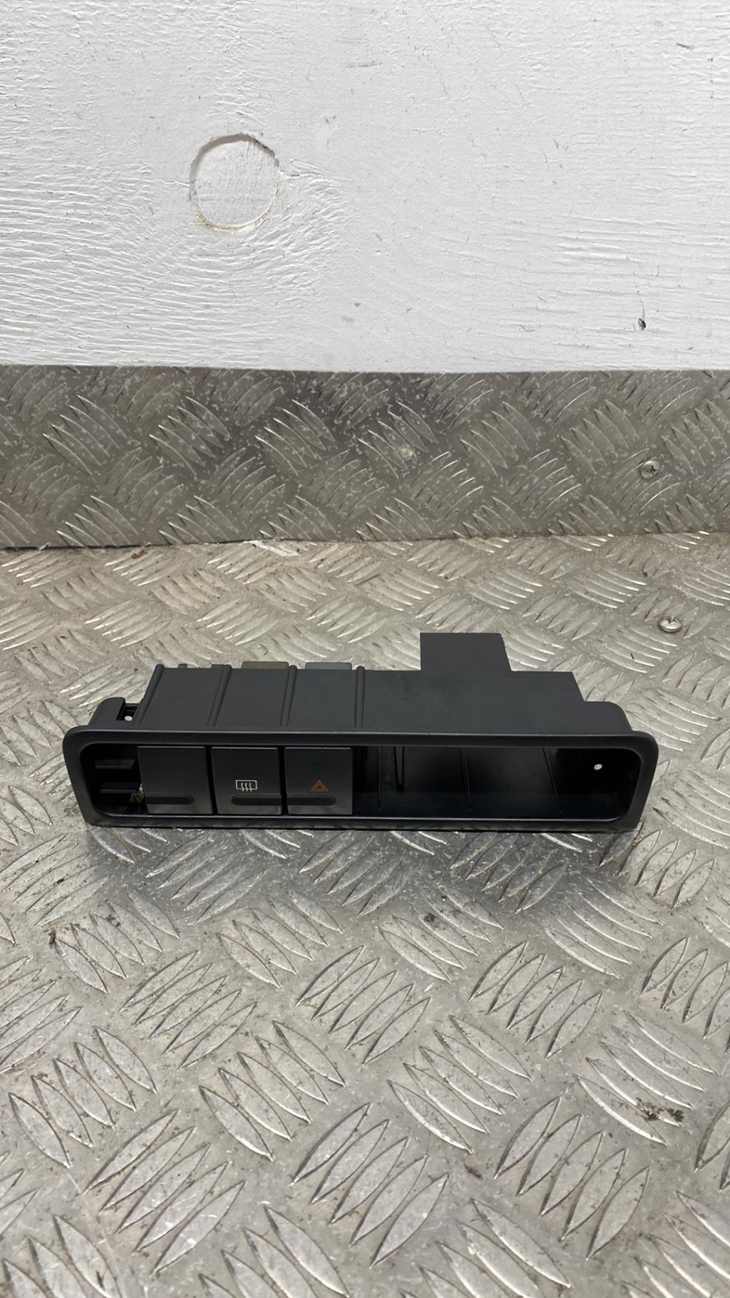 Bouton de warning PEUGEOT 406 PHASE 1 Diesel - 1