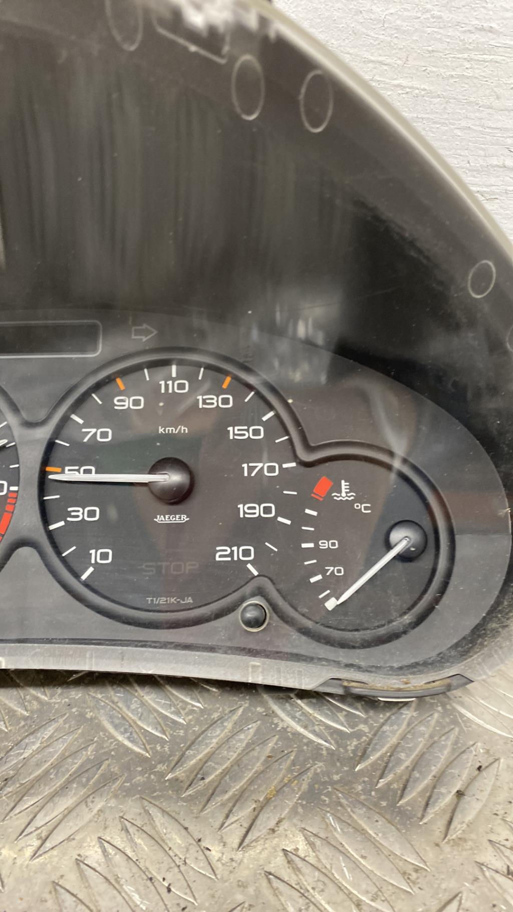 Compteur PEUGEOT 206  - 1