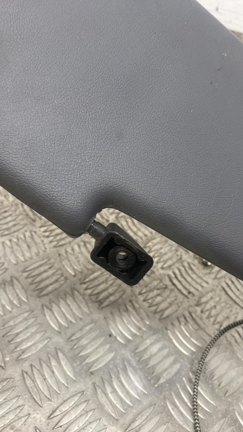 Pare soleil gauche RENAULT TRAFIC 1 PHASE 1 Essence - 1