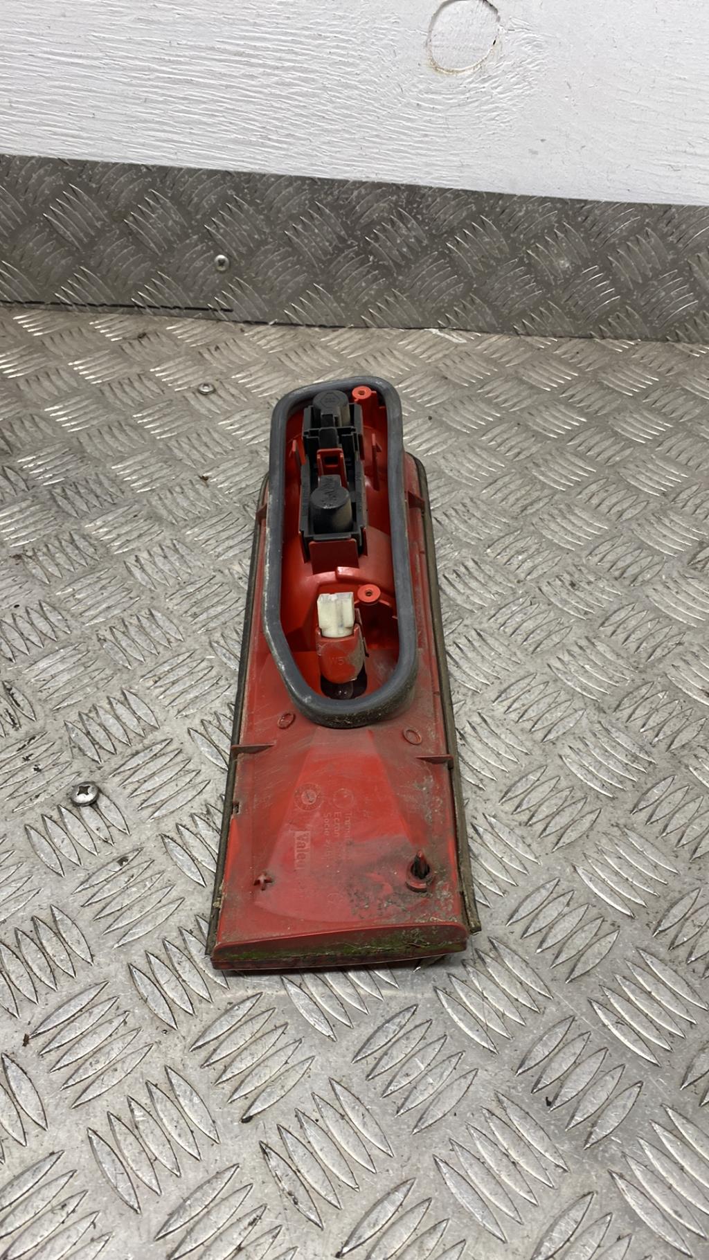 Feu arriere secondaire gauche (feux) RENAULT SAFRANE PHASE 2 Diesel - 1
