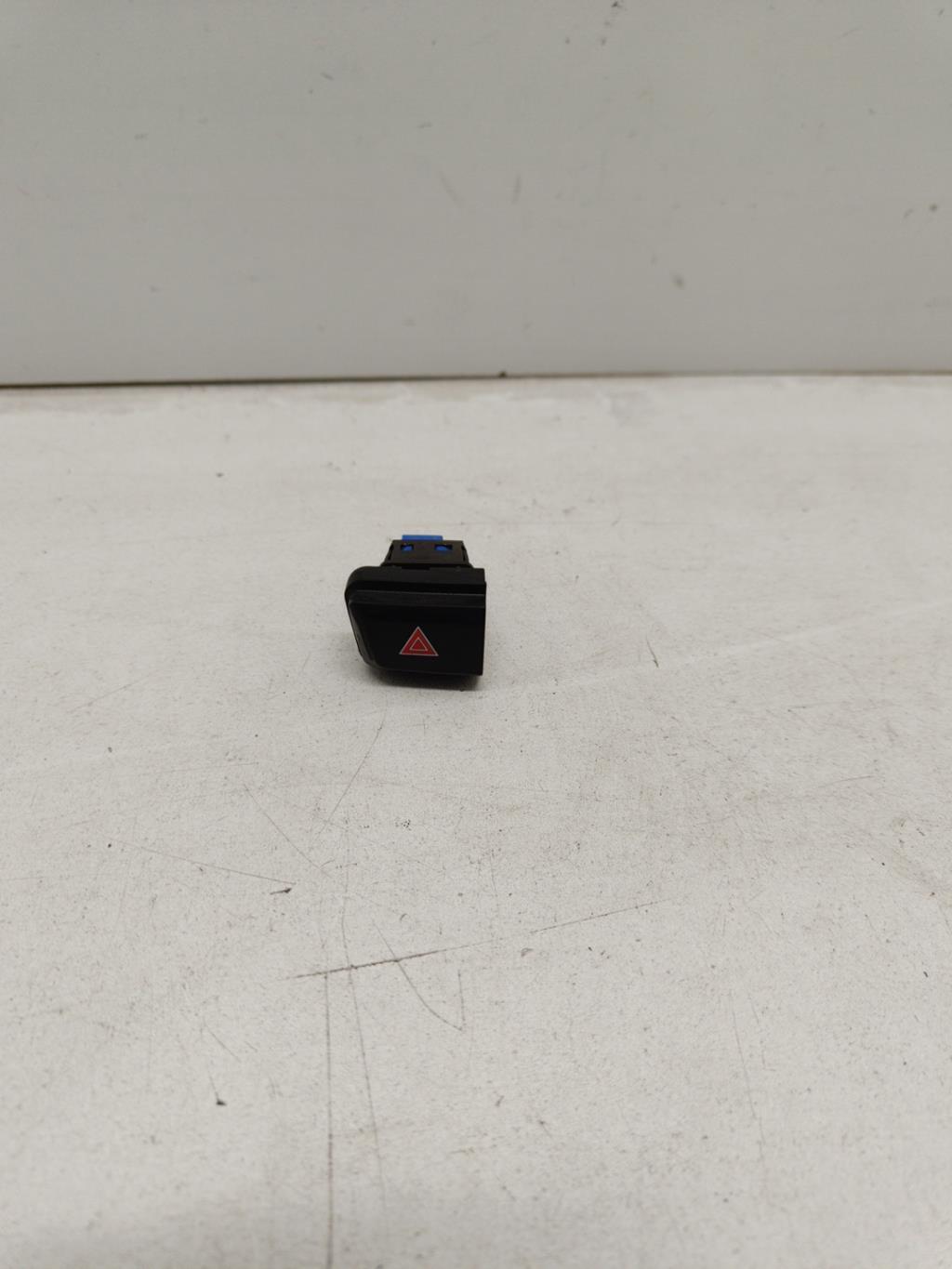 Bouton de warning PEUGEOT 208 1 PHASE 2 Diesel - 1