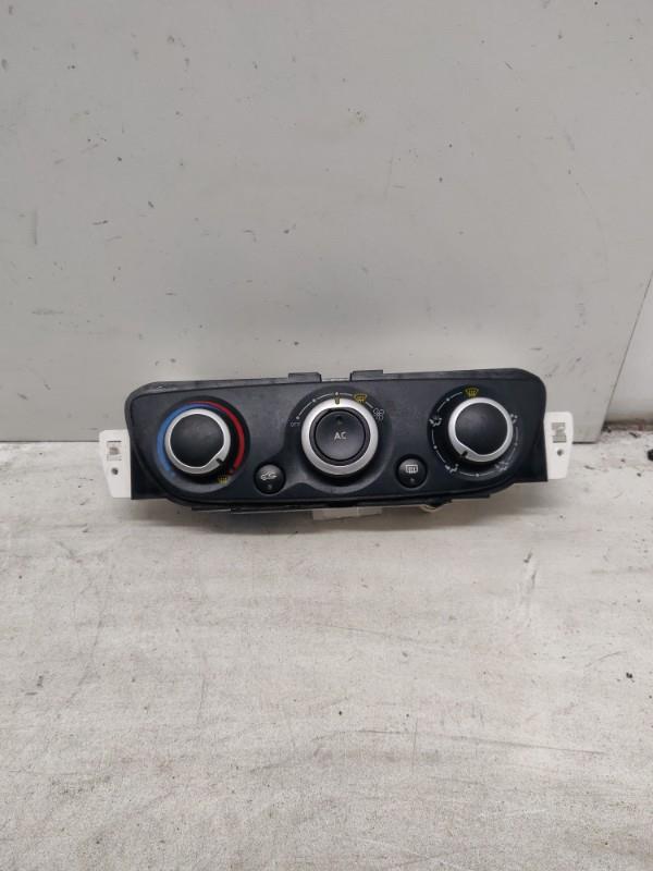 Commande chauffage CITROEN C3 3 PHASE 2 Essence - 1