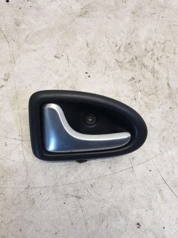 Poignee interieur avant gauche RENAULT CLIO 2 CAMPUS PHASE 2 Diesel - 1