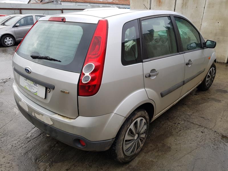 Image Feu arriere principal droit (feux) - FORD FIESTA 5