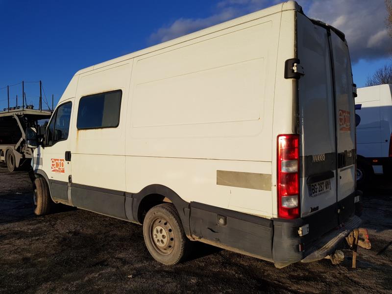 Image Feu arriere principal droit (feux) - IVECO 35S12
