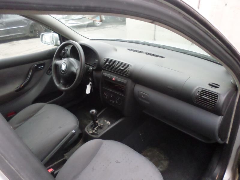 Image Feu arriere principal droit (feux) - SEAT TOLEDO 2