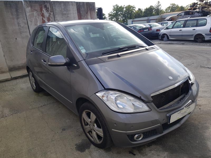 Image Feu arriere principal droit (feux) - MERCEDES CLASSE A 169