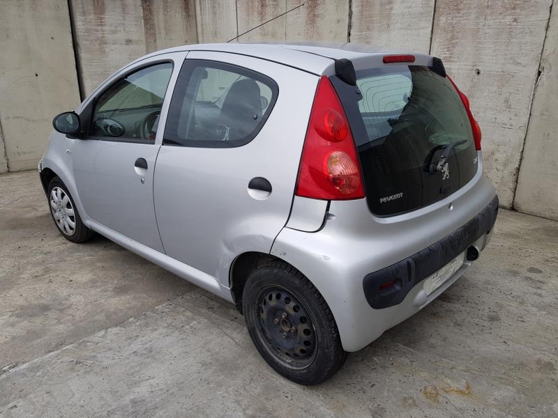 Image Feu arriere principal gauche (feux) - PEUGEOT 107