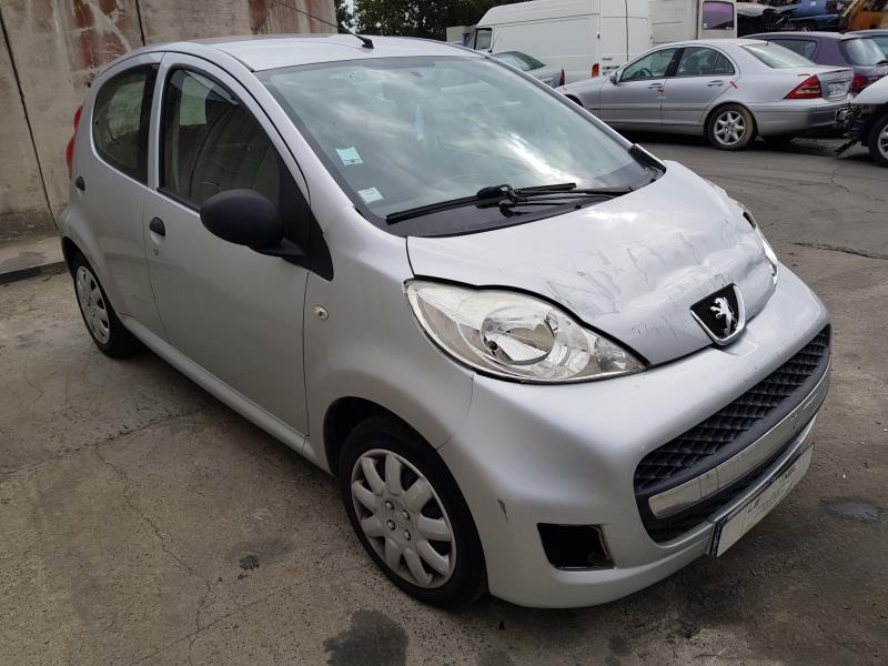 Image Feu arriere principal gauche (feux) - PEUGEOT 107