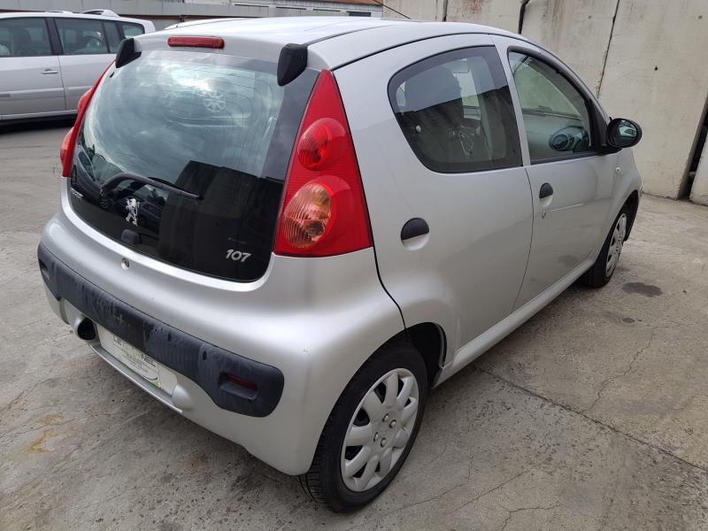 Image Feu arriere principal gauche (feux) - PEUGEOT 107