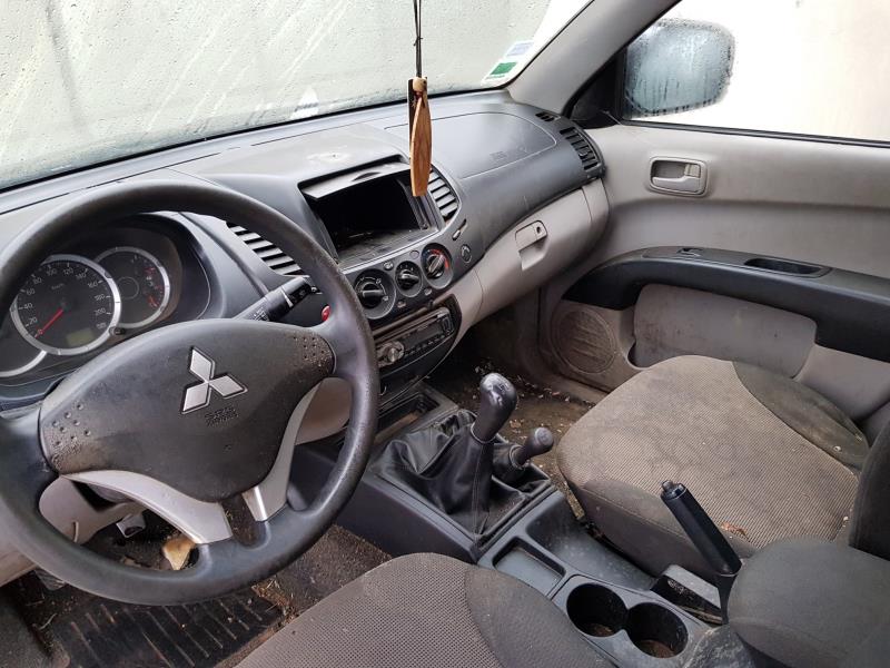 Image Feu arriere principal droit (feux) - MITSUBISHI L200 IV