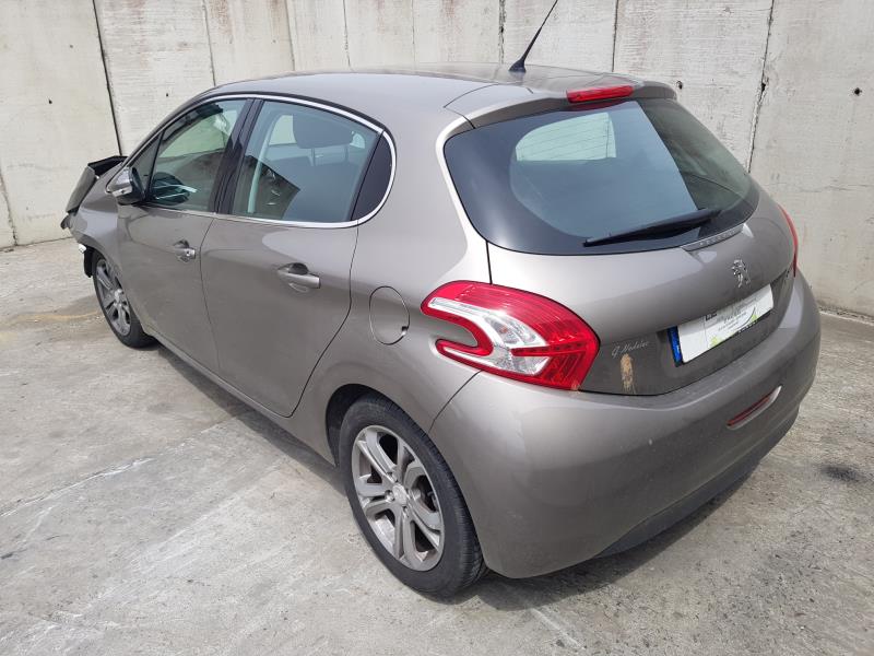 Image Chargeur CD - PEUGEOT 208 1