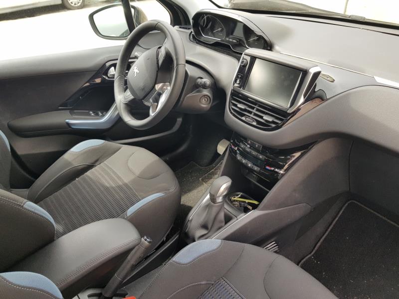 Image Chargeur CD - PEUGEOT 208 1
