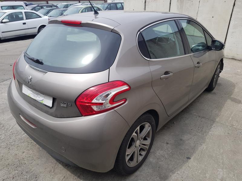 Image Chargeur CD - PEUGEOT 208 1