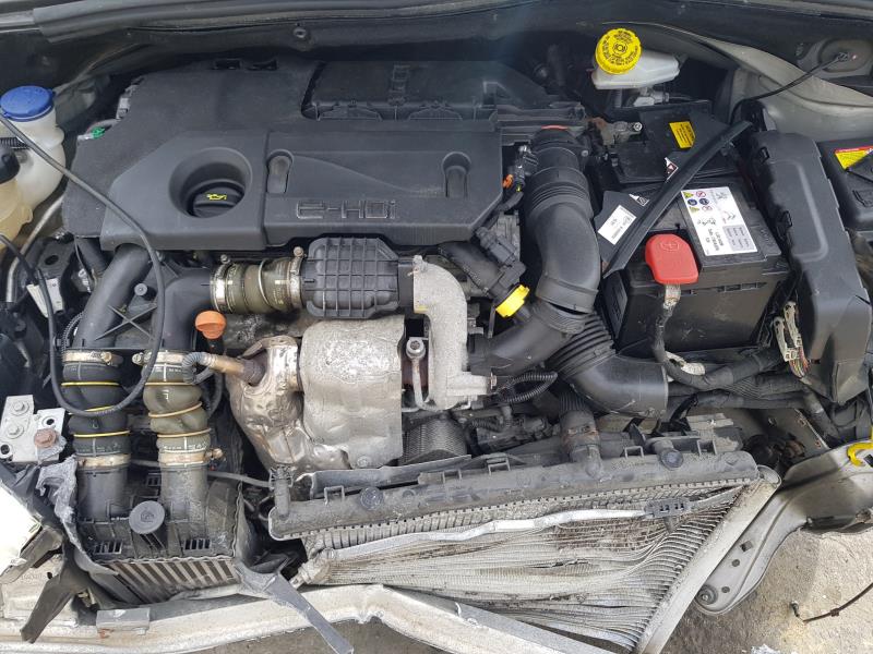 Image Chargeur CD - PEUGEOT 208 1
