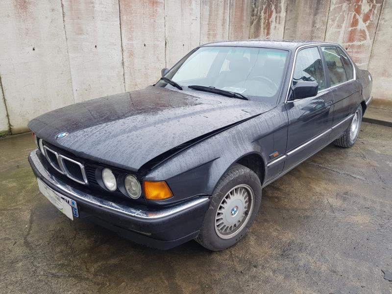 Image BMW SERIE 7 E32