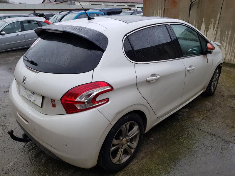 Image Moteur - PEUGEOT 208 1