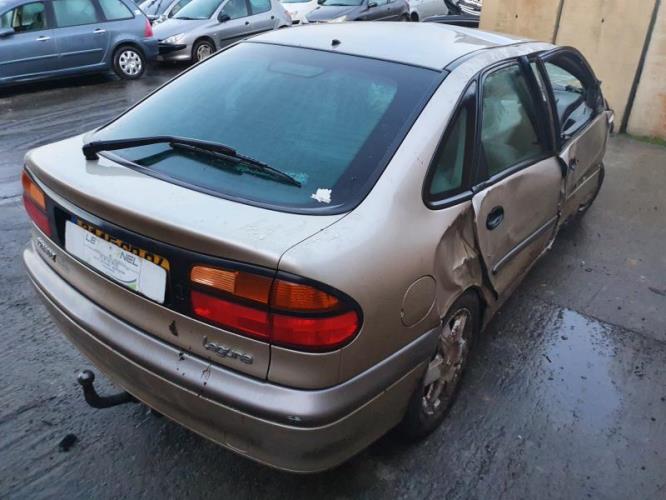 Image Feu arriere principal droit (feux) - RENAULT LAGUNA 1
