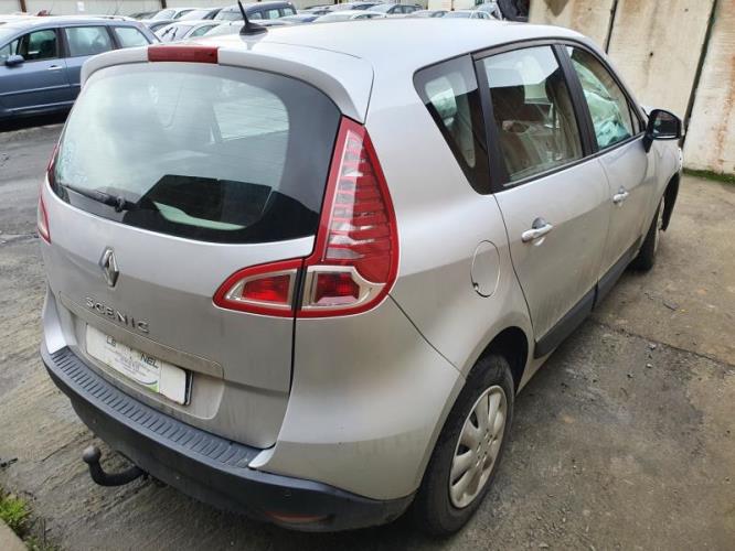 Image Feu arriere principal droit (feux) - RENAULT SCENIC 3