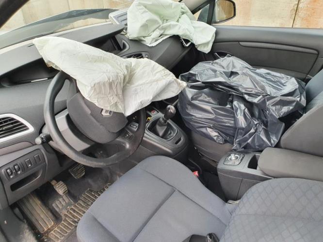 Image Feu arriere principal droit (feux) - RENAULT SCENIC 3