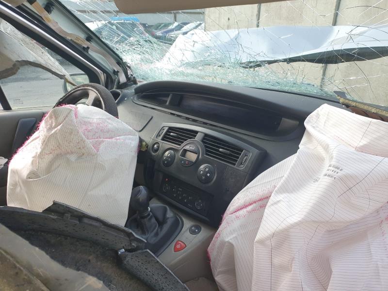 Image Feu arriere principal gauche (feux) - RENAULT SCENIC 2