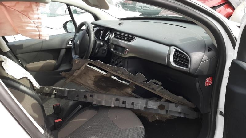 Image Feu arriere secondaire gauche (feux) - CITROEN C3 2