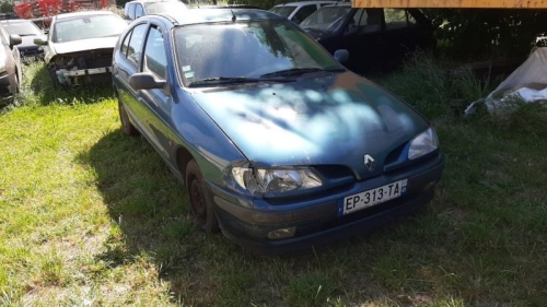 Image Feu arriere principal gauche (feux) - RENAULT MEGANE 1