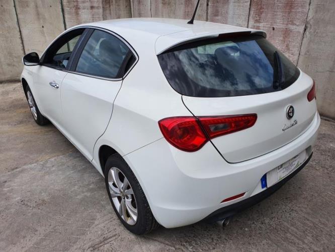 Image Feu arriere principal droit (feux) - ALFA ROMEO GIULIETTA 2
