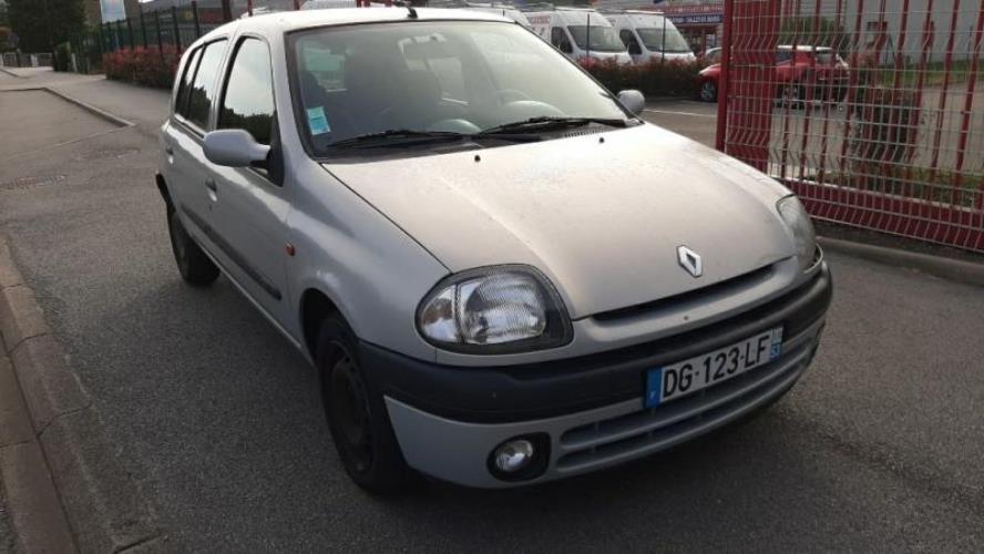 Image Feu arriere principal droit (feux) - RENAULT CLIO 2
