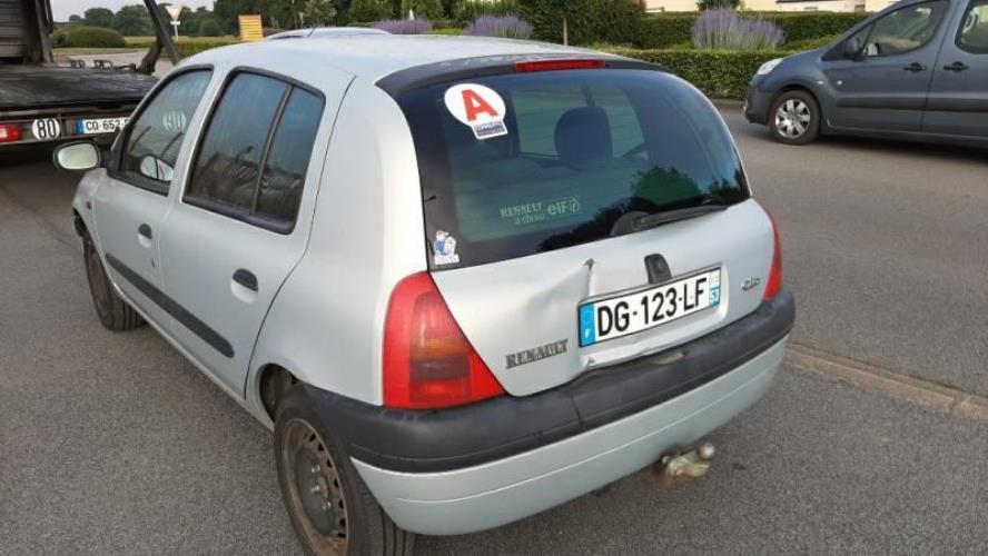 Image Feu arriere principal droit (feux) - RENAULT CLIO 2