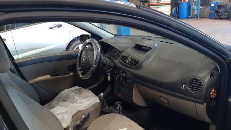 Image Feu arriere principal droit (feux) - RENAULT CLIO 3