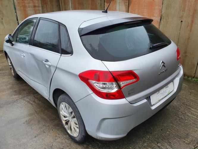 Image Facade autoradio - CITROEN C4 2
