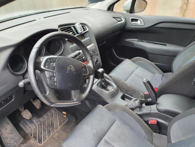 Image Facade autoradio - CITROEN C4 2