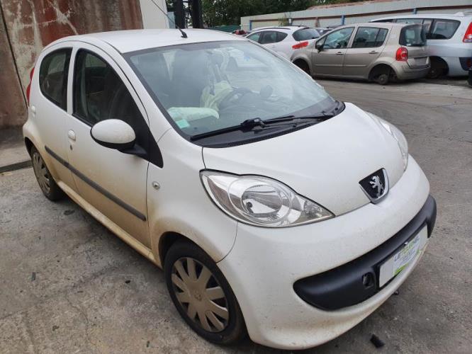 Image Feu arriere principal droit (feux) - PEUGEOT 107