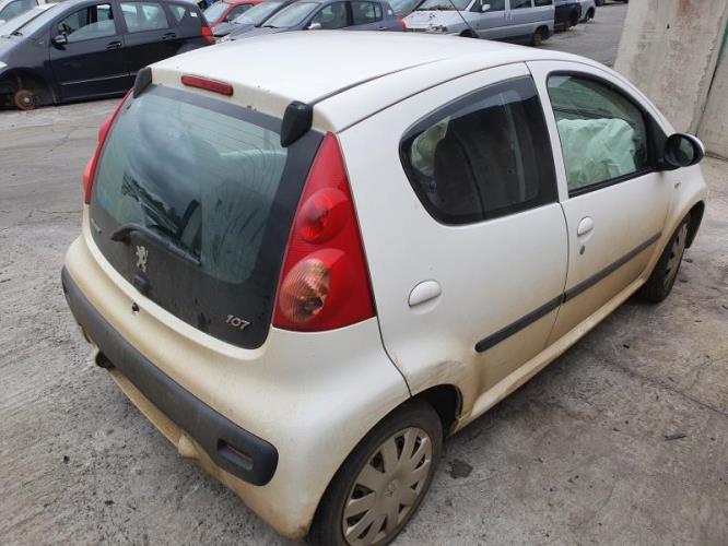 Image Feu arriere principal droit (feux) - PEUGEOT 107