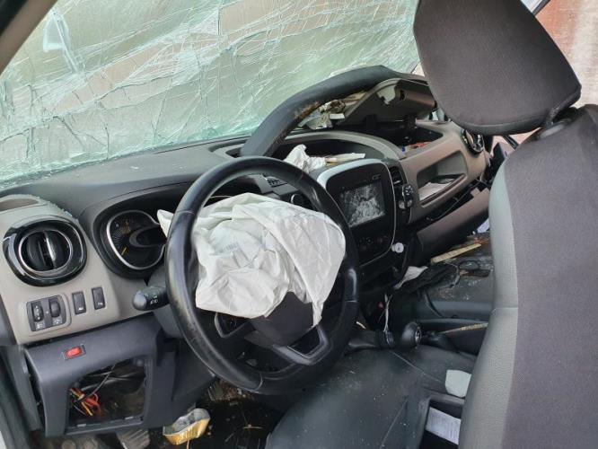 Image Crosse arriere droit - RENAULT TRAFIC 3 COURT